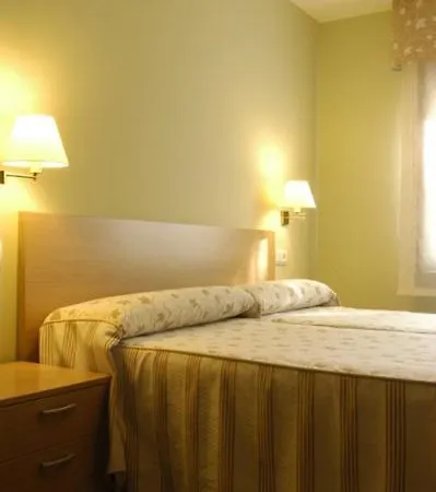 Tres Caminos 2* إل جراو