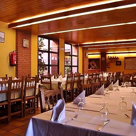 Hotel Tres Caminos El Grado