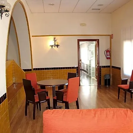 Tres Caminos Hotel 2*
