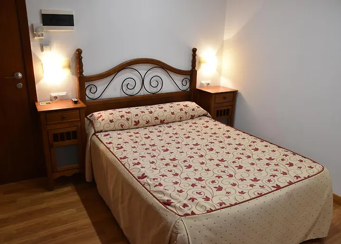 Hotel Tres Caminos El Grado