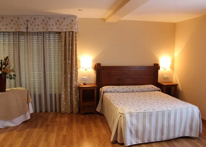 Tres Caminos Hotel 2*